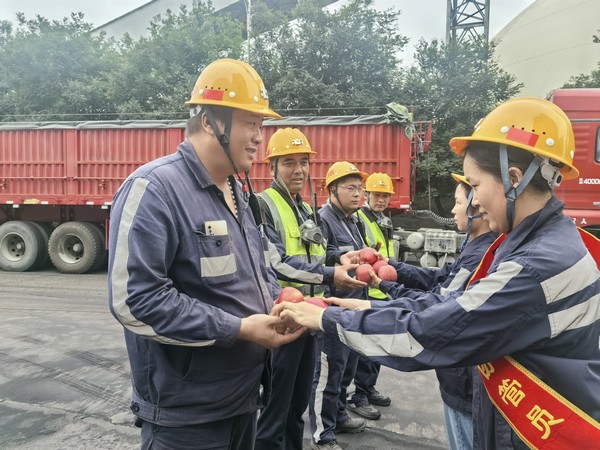 陜煤建設(shè)洗選煤運(yùn)營(yíng)公司開(kāi)展“溫馨父親節(jié)，協(xié)管?chē)诎踩被顒?dòng)